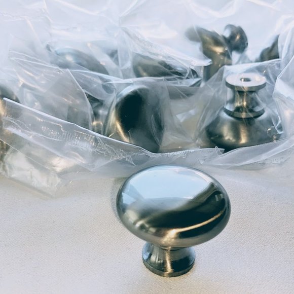 Set of 12 Brushed Nickel Kitchen Cabinet Drawer Knob Handles & Screws - Picture 2 of 5